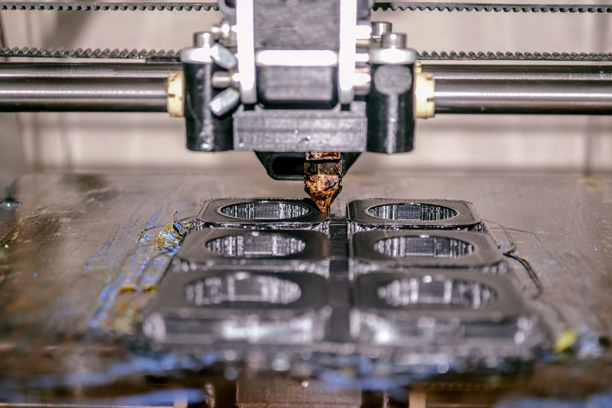 3D打印机创建一个模型零件
