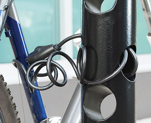 电缆锁用于固定自行车