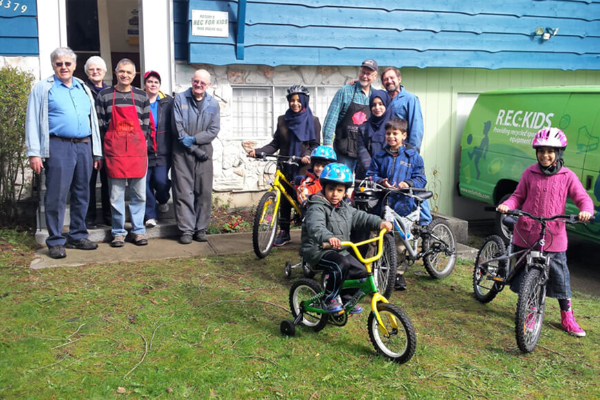 REC for Kids为孩子们捐赠自行车