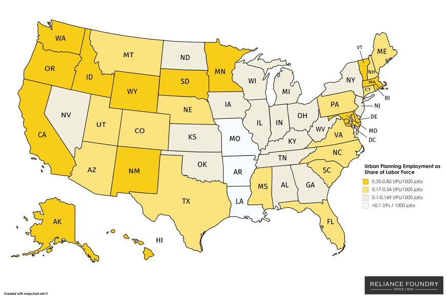 美国地图显示WA、OR、CA、ID、AK、HI、WY、SD、MN、MD、DC、MY、RI和VT每1000名工人中城市规划者最多